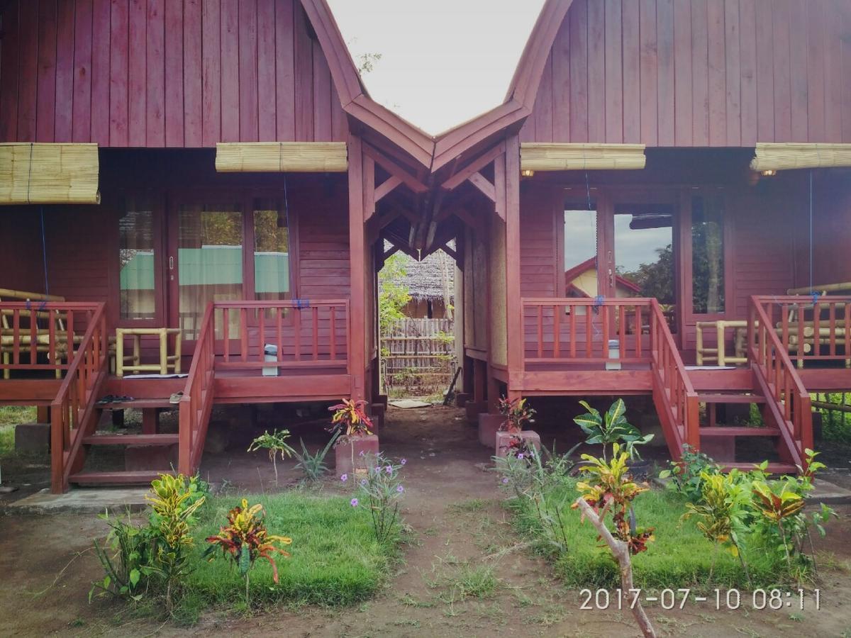 Lia Jaya Bungalows Gili Meno Exterior photo